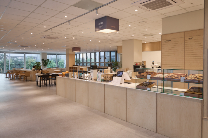 사진1) 조스테이블 내부    