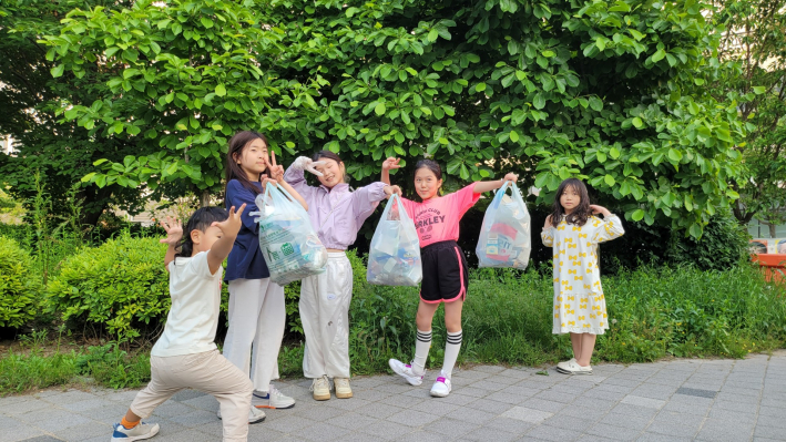 수원금곡초, 가정의 달 맞아 「다 같이 플로깅」 환경 캠페인 운영