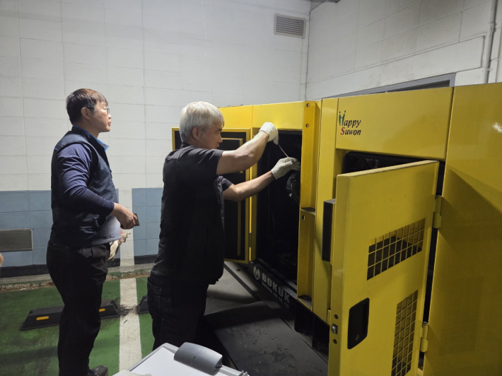 민방위 급수시설용 비상발전기 점검 현장