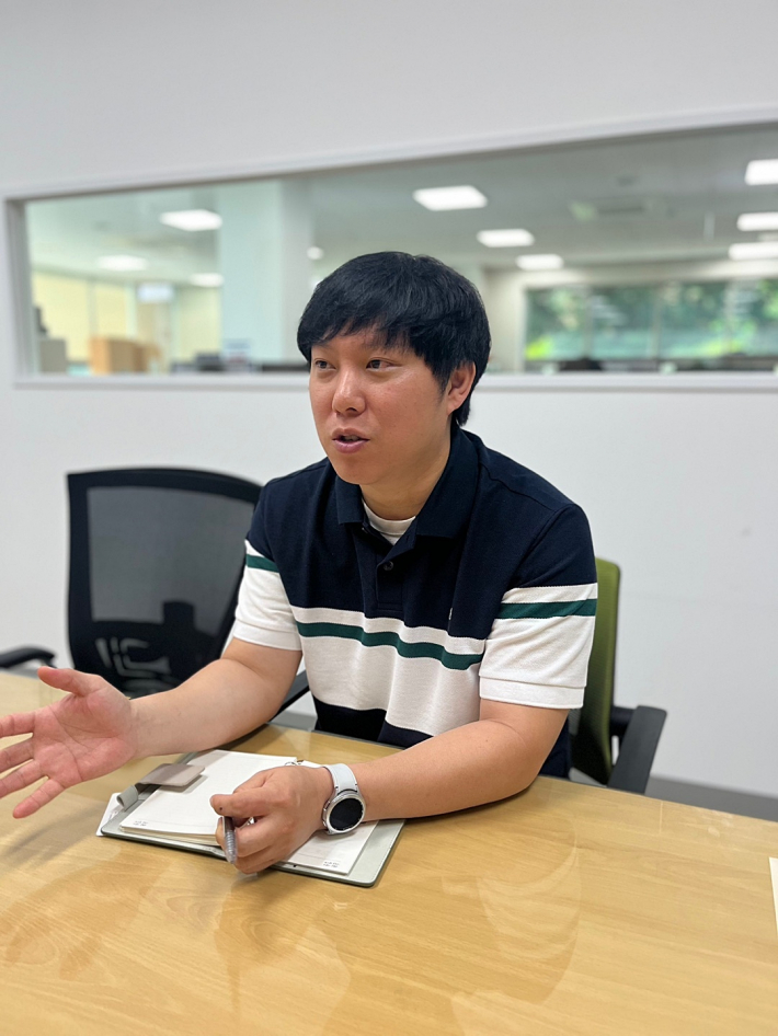 인터뷰중인 유대현 주무관