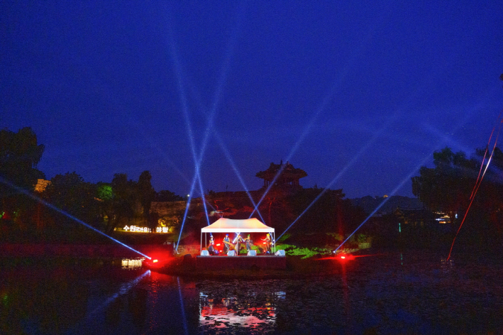 자료사진)2025 수원 국가유산 야행(夜行) 점등식 행사.    