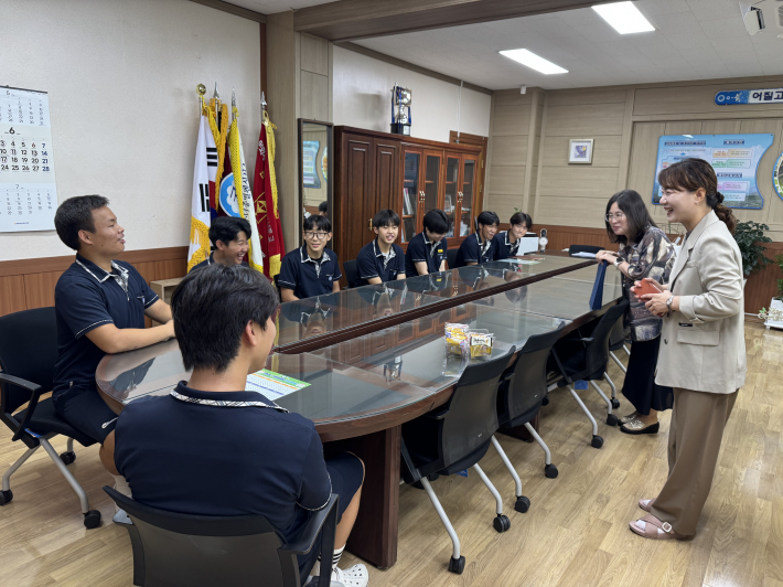 작지만 큰 선행 상을 받는 학생 모습1