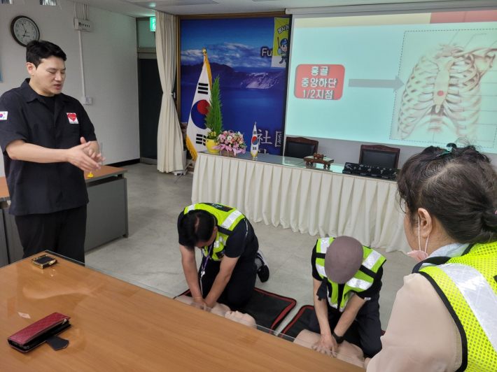 실무 위주로 진행되고 있는 재난안전지원단 교육 모습
