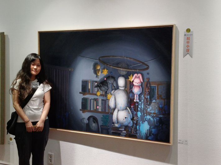 최우수상 김신혜 작가, 인형, 162.2×112.1cm, Oil on canvas