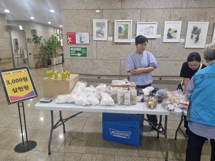 하얀 토끼 인형이 값싸고 품질이 좋은 3천원대이다. 