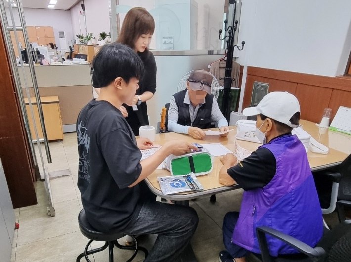 정자2동, 폐지수집어르신 대상 안전교육 실시