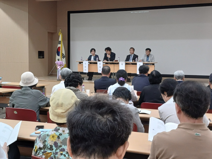 제2 주제 발제자 권성훈 교수의 강연 전경