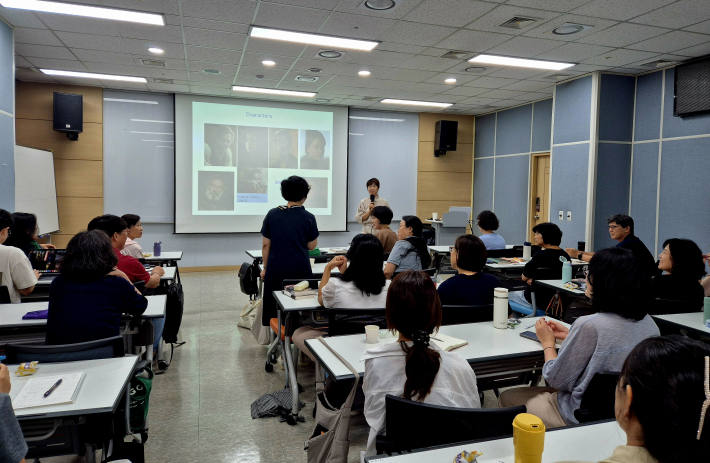 책 속에 등장하는 인물의 성격과 가치관에 대해 발표하는 시간