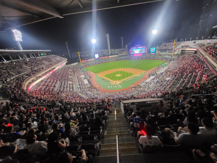 워터페스티벌이 펼쳐진 수원KT위즈파크 '전석 매진'