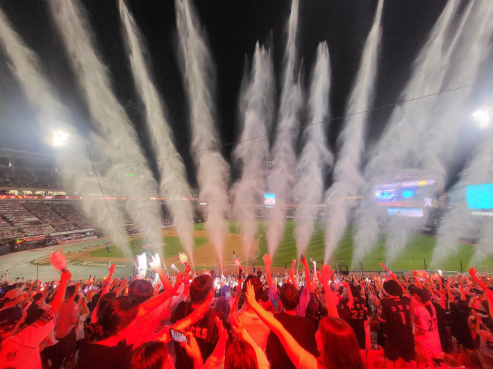 수원KT위즈파크, 축제의 장으로 변신  