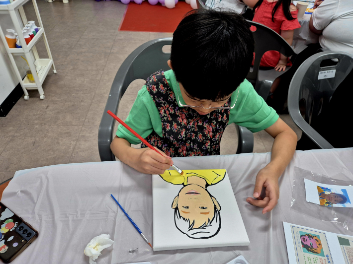 팝아트 초상화 색칠하기