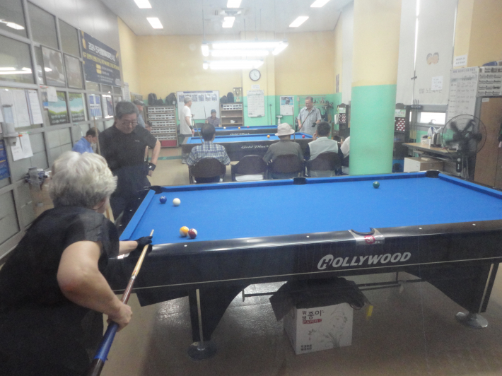 어느공을 맞춰야 피켓에 넣을지 생각중이다