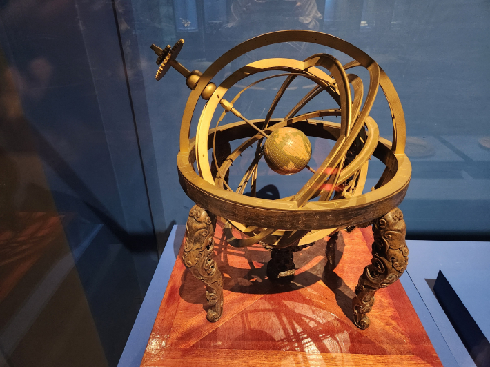 '풍요를 담는 그릇, 앙부일구' 전시회가 열리고 있는 국립농업박물관, 혼천의