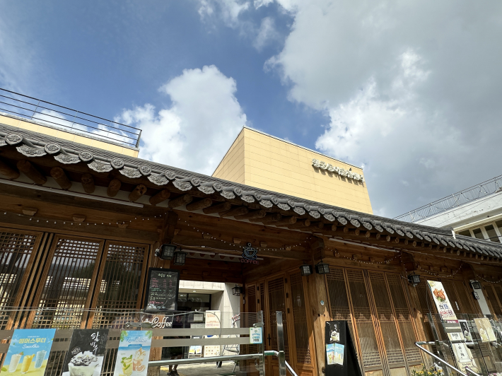 행궁동 어울림센터 1층 마을활동실에서 새빛하우스 실습 교육을 실시한다.