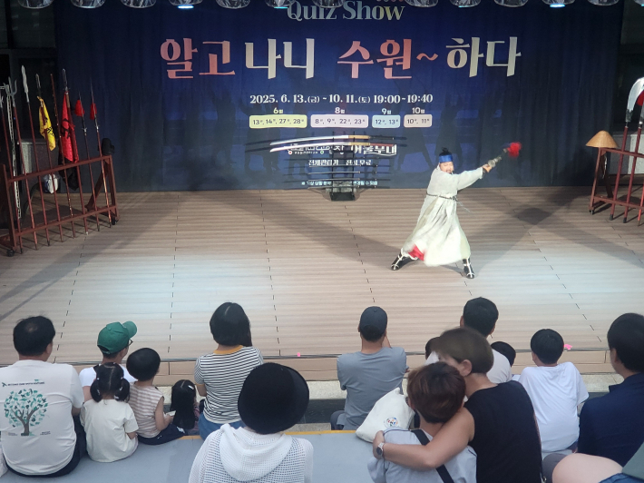 무예도보통지에 수록된 24가지 무예 '월도 시범'