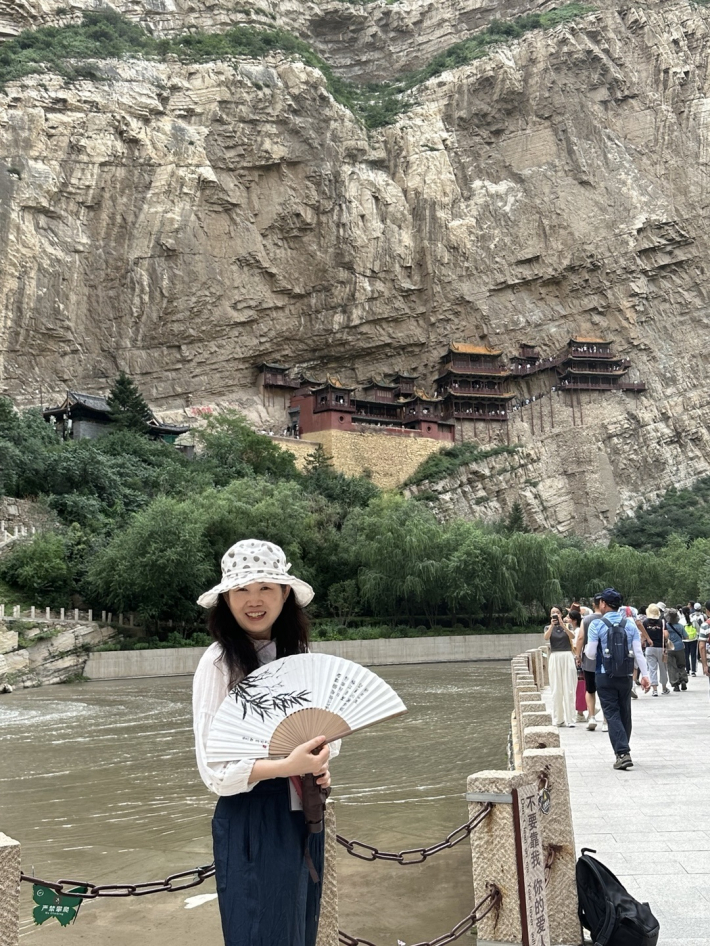 절벽사찰앞에서