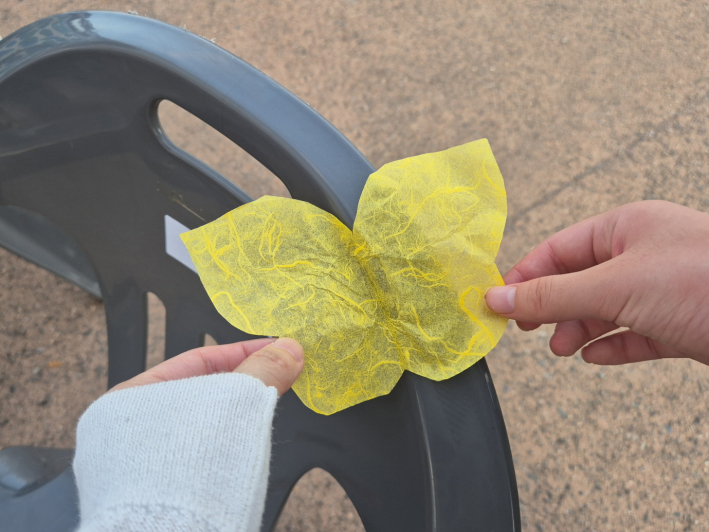 빨리 잊히길 바라는 그들에게 우리는 결코 잊지 않았다는 메시지를 전한다. 역사가 끝난 것이 아님을, 이런 행사가 조용히 그리고 분명하게 알려주고 있다.