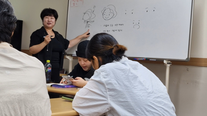 캐릭터의 특징을 보고 나타낸다.