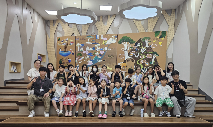 수원시다함께돌봄센터11호점의 아동들이 수원시기후변화체험교육관의 '드림이의 하루' 프로그램에 참여하였다.