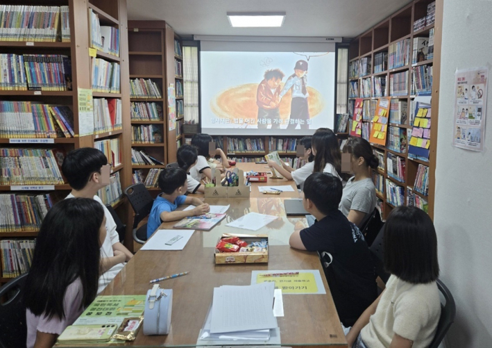 정2문고가 '북적북적 책친구 페스티벌'을 진행하고있다.