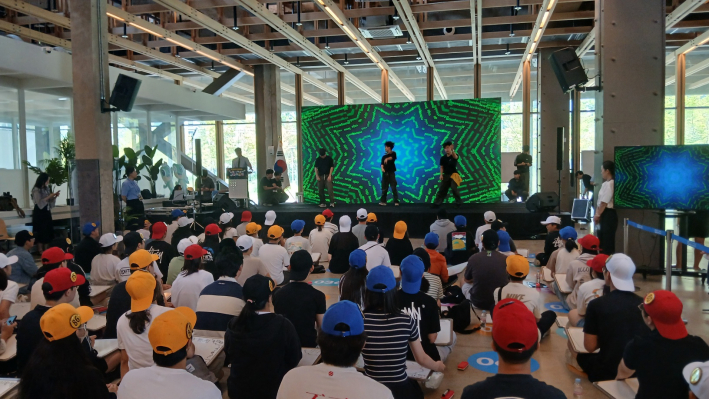 삼일공고 아르케팀의 공연 장면