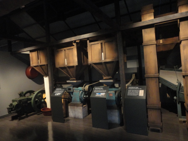 50,60년대 방동기로 방아를 찧던 정미소