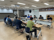 수원시 장안구에서 환경관리원 반장 간담회를 개최하고 있다.