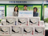 수병원, 라면 100박스 전달식 모습