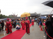 을묘년 어머니 홍씨 진찬연을 마치고 아버지 능행차하는 정조