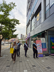 복지사각지대 발굴 캠페인 활동을 하고 있다.