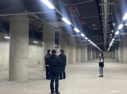 사진)11월 20일 점검반이 수원역 지하 연계 시설물을 점검하고 있다.    