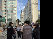 매탄1동 행정복지센터 직원들이 소방훈련을 하고 있다.