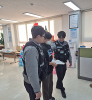 광교2동 악성 민원 대응 모의훈련 모습