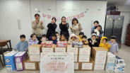 바론어린이집 원생들이 고사리손으로 모아온 생필품꾸러미(러브박스) 20박스 