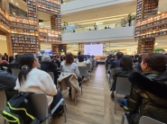 강연에 열중하는 참가자들