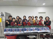 동지맞이 팥죽과 물김치를 준비한 권선2동 통장