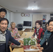 백청우칼국수 본점이 봉화경로당에 만두를 전달했다.