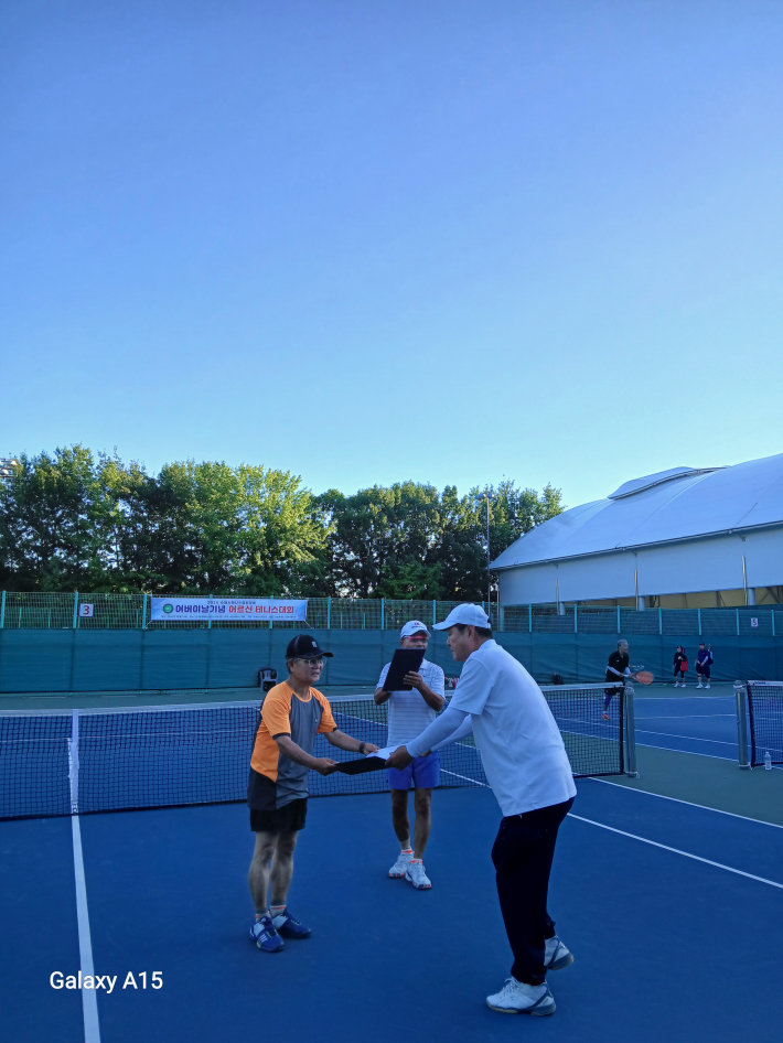 입상은 역시 기분 좋은 것이다. 만면에 미소가 가득하다.  