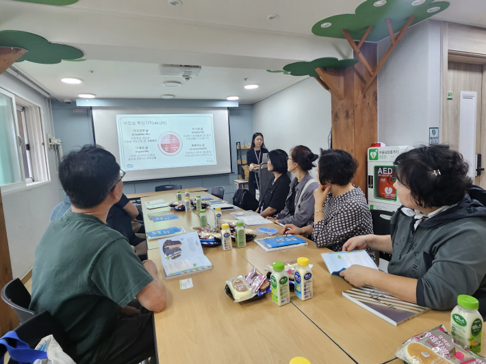 매탄1동지역사회보장협의체, 지역사회전환시설 '바람숲'과 간담회 실시