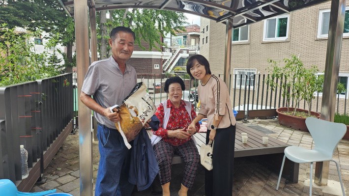 추석명절 경로당 백미전달 사진