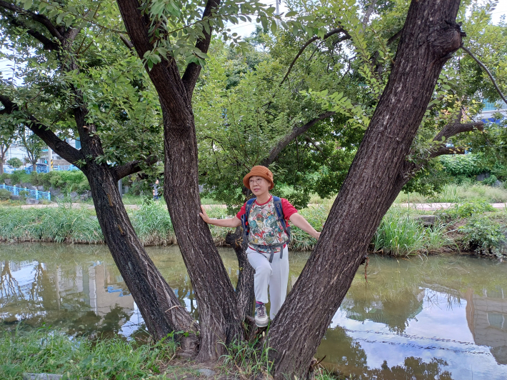 처음으로 팔색길 행복여행 도전한 어르신의 즐거운 모습