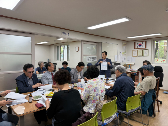 화서2동 경로당협의회 10월 월례회의 사진