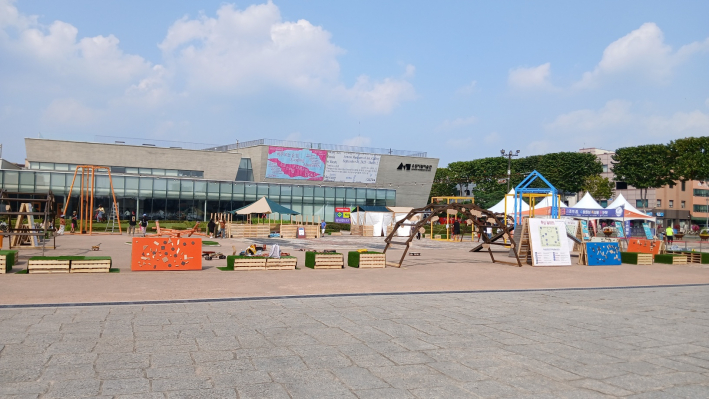 축성놀이터 전경