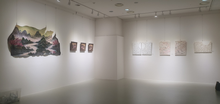 《동행》전시 전경 일부