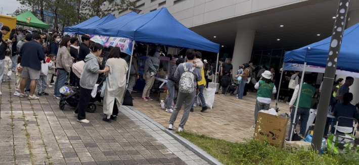수원시 공공형 어린이집 연합회 '아나바다 나눔장터–얘들아 푸른콩 마트에 놀러와!' 행사 전경
