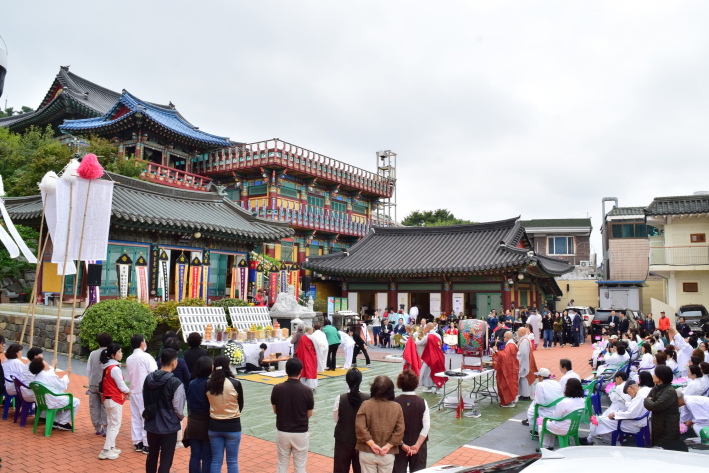 수원화성 축성 장인명패봉안문화제, 팔달사 천도재