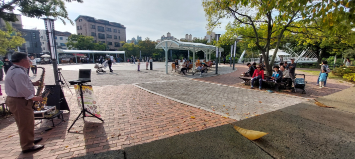 한용암 연주자와 관객 모습