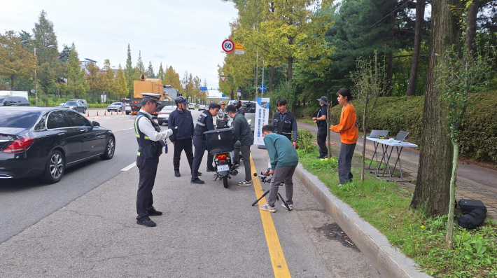 수원시 권선구, 25년 하반기 이륜자동차 합동단속 실시 사진