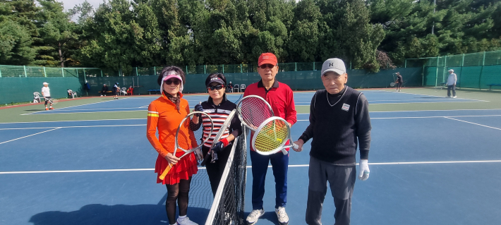 80세부, 경기에 앞서 좋은 플레이를 약속하는 기념 촬영