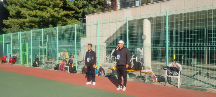 인사말을 하고 있는 채병우 회장